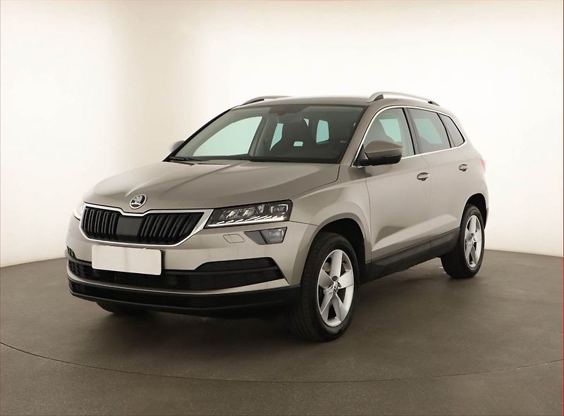 Škoda Karoq (2018) Style 1.5 TSI - fotka 2 z 17