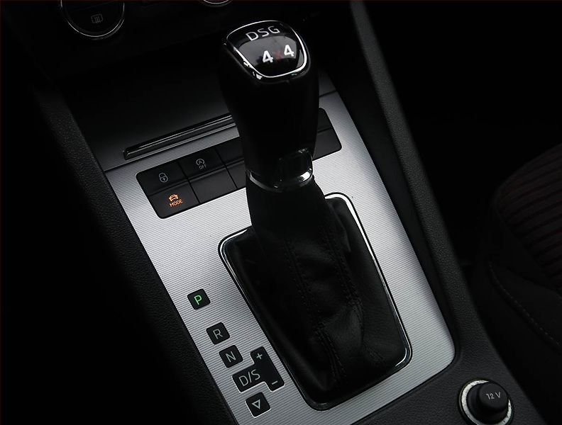 Škoda Octavia (2014) Elegance 1.8 TSI, 4X4 - fotka 13 z 18