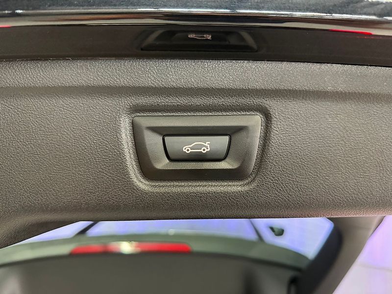 BMW Řada 3 320d xDrive M-PAKET, ALCANTARA - fotka 28 z 31