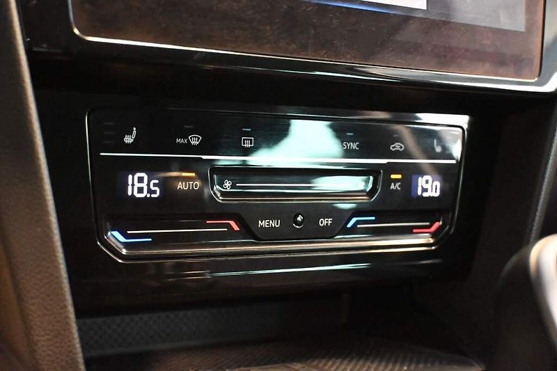 Volkswagen Passat (2023) 2.0 LED ACC VIRTUAL Tažné kame - fotka 24 z 38