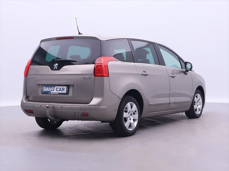 Peugeot 5008 1,6 HDI 82kW Family CZ - fotka 7 z 36