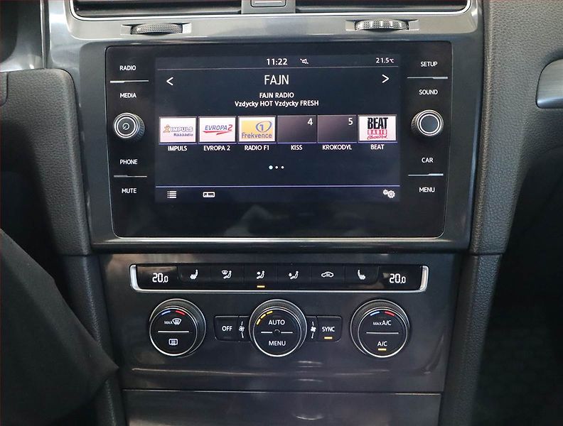 Volkswagen Golf (2017) Comfortline 1.0 TSI, Kůže - fotka 12 z 20