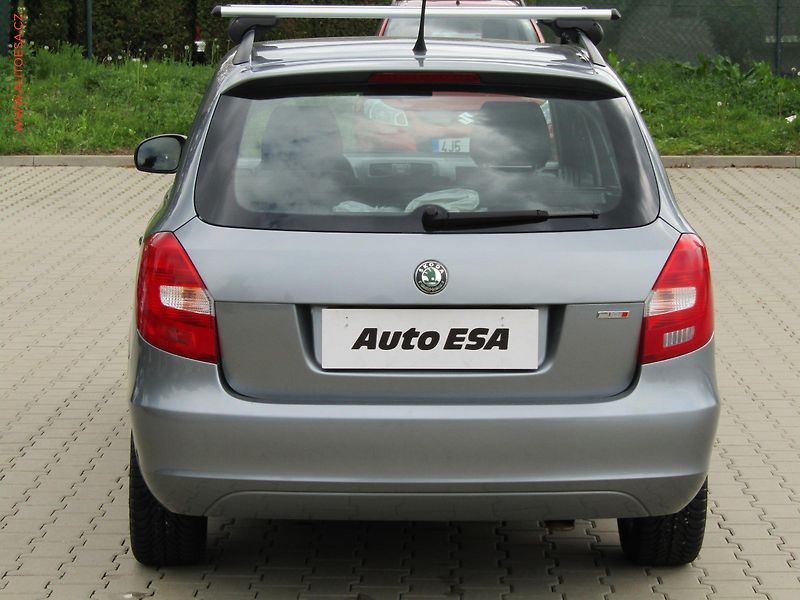 Škoda Fabia (2012) 1.6 TDi, AC - fotka 5 z 17