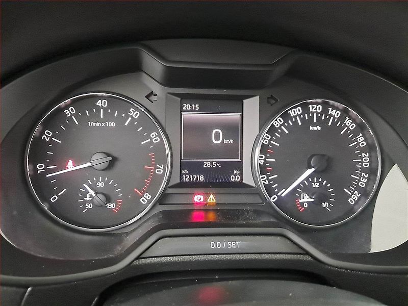 Škoda Octavia (2014) Ambition 1.2 TSI, Navi - fotka 11 z 22
