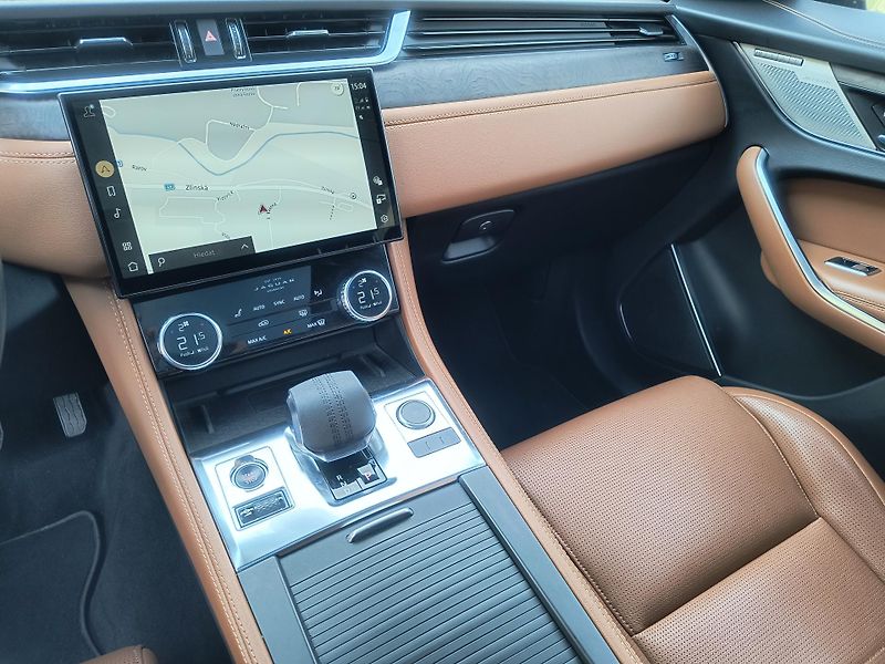 Jaguar F-Pace (2021) D300 AWD R -DINAMIC SE AUTOMAT - fotka 41 z 68
