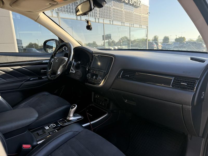 Mitsubishi Outlander (2017) - fotka 33 z 37