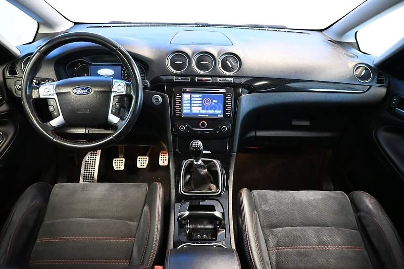 Ford S-MAX (2012) 2.2 147 KW TITANIUM S Bi-XENON - fotka 12 z 30