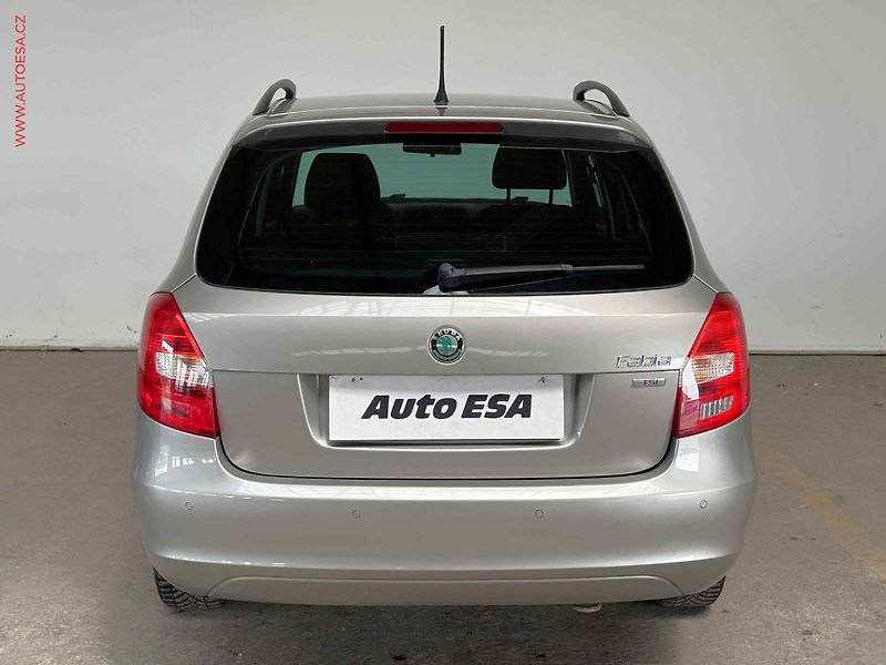 Škoda Fabia (2012) 1.2 TSi, Ambition - fotka 5 z 14