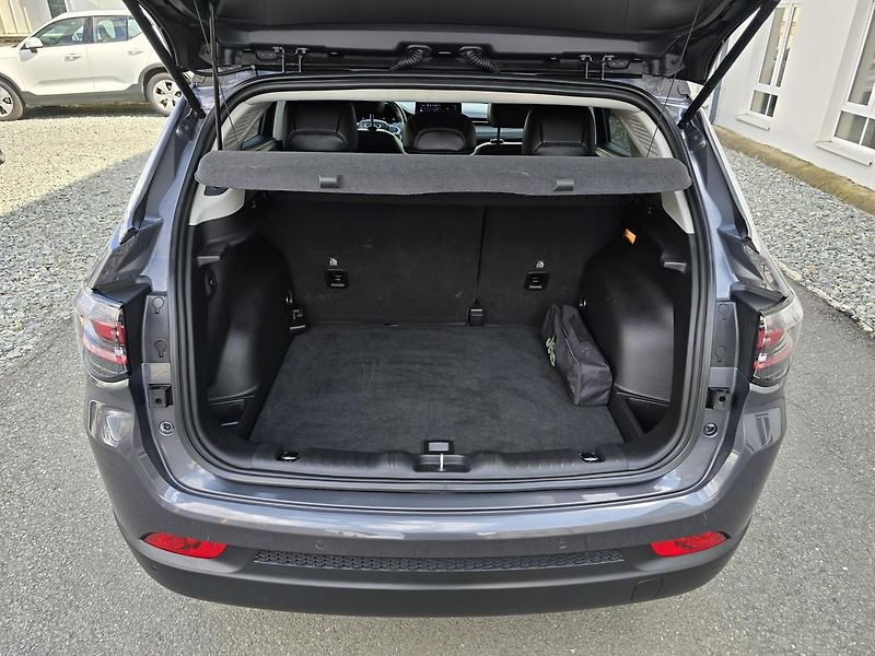 Jeep Compass 110kW LIMITED KAMERA 360° - fotka 40 z 40