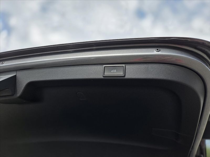 Škoda Octavia 2,0 TDi DSG Top Selection Tažn - fotka 13 z 25