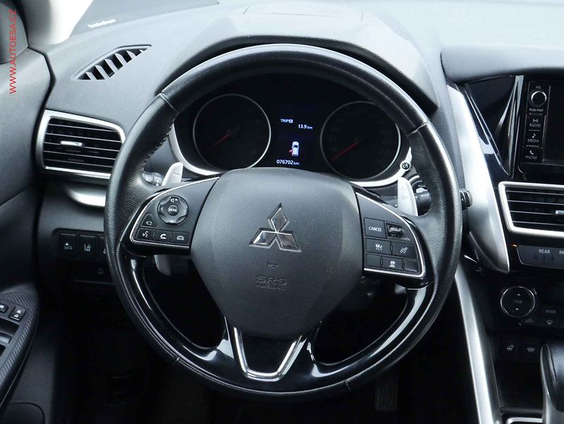 Mitsubishi Eclipse Cross (2018) 1.5T-MiVEC 4x4, AT, kůže - fotka 12 z 14