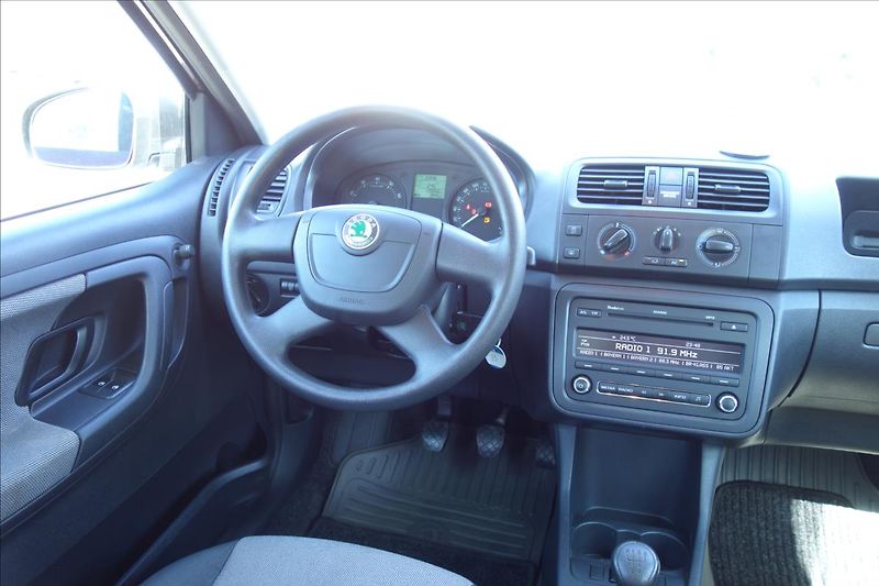 Škoda Fabia 1,2 TSi 63KW, KLIMA, ACTIVE. - fotka 17 z 27