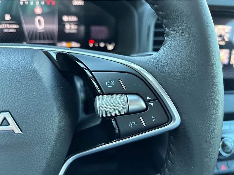 Škoda Karoq 2,0 TDI 85 kW SELECTION - fotka 16 z 29