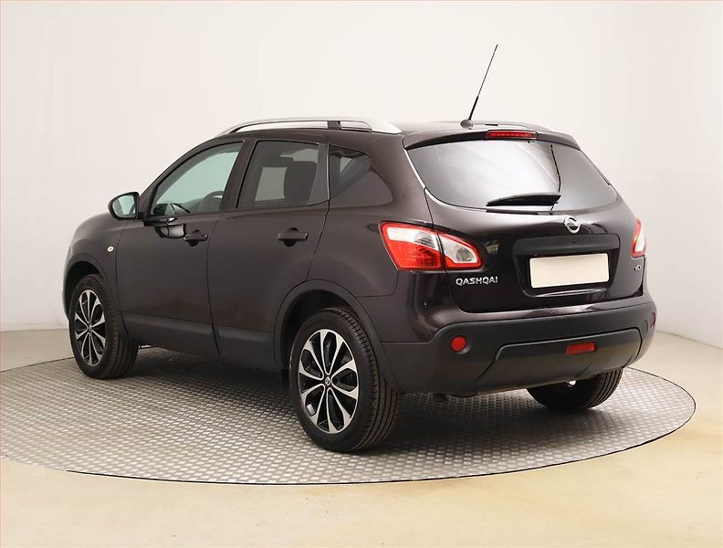 Nissan Qashqai (2012) 1.6 dCi, 4X4, Navi, Tempomat - fotka 4 z 23