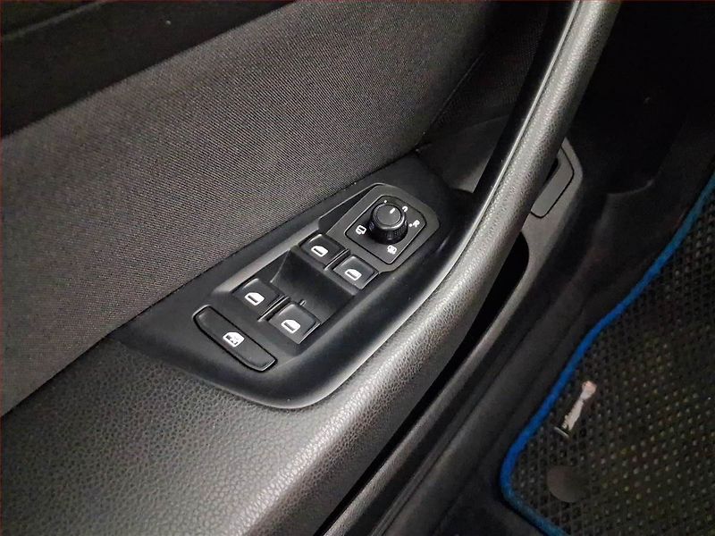 Volkswagen Passat (2015) Comfortline 2.0 TDI, Automat - fotka 19 z 21