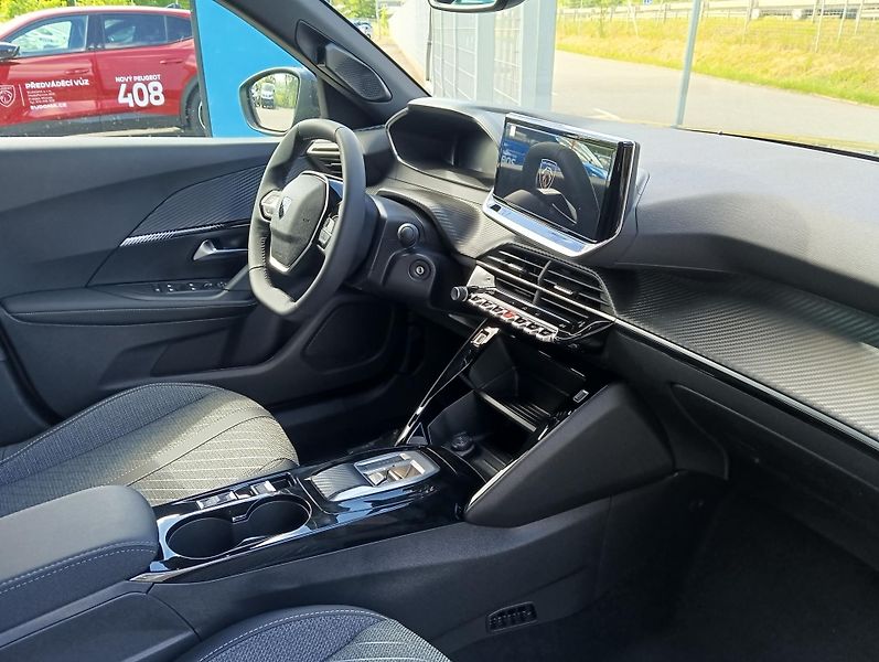 Peugeot 2008 (2026) ALLURE Hybrid 145 e-DCS6 - fotka 10 z 20