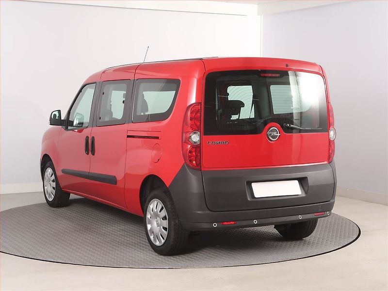 Opel Combo (2018) Maxi 1.4 Turbo, 5Míst, ČR - fotka 4 z 12