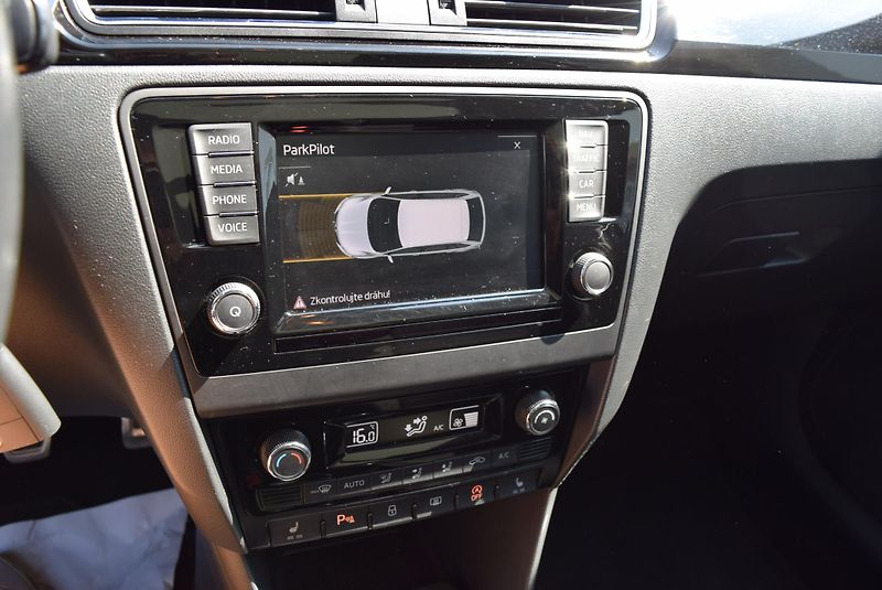 Škoda Rapid (2016) 1.2TSI 81kw STYLE XEN NAVI PAN - fotka 24 z 45