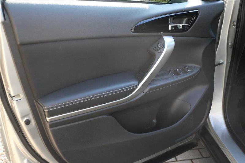 Mitsubishi Eclipse Cross 1,5 4x4, Automat, 51000KM - fotka 10 z 48