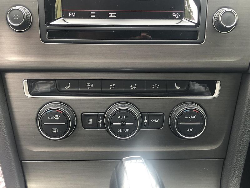 Volkswagen Golf (2013) 1,6TDI DSG Comfortl. Nez. top. - fotka 52 z 65