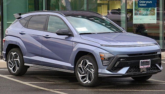 U srovnatelných spalovacích nebo hybridních modelů bývá pokles hodnoty po třech letech často mírnější. Rozdíl proti elektrické verzi ukazuje, jak opatrně zatím bazarový trh k elektromobilům přistupuje., zdroj: Elise240SX /Wikimedia CC 4.0