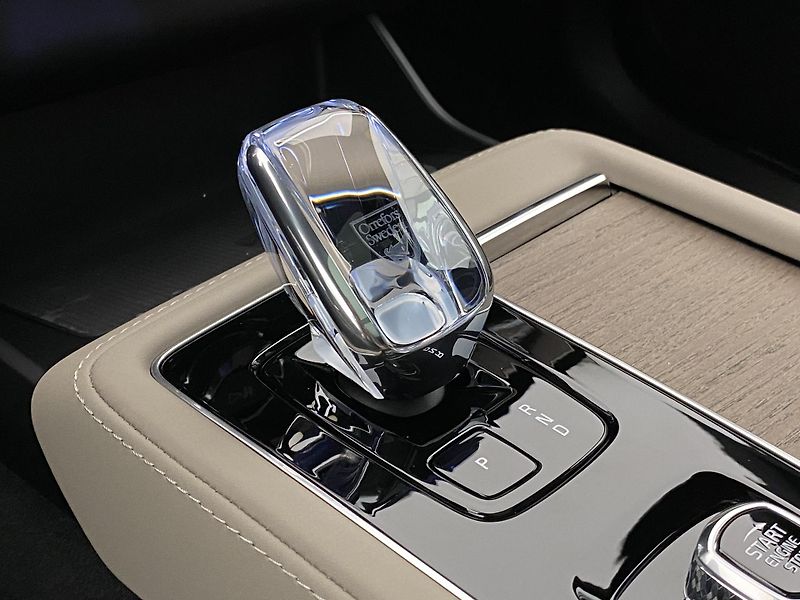 Volvo XC90 B5 AWD DARK ULTRA  REZERVACE - fotka 27 z 66
