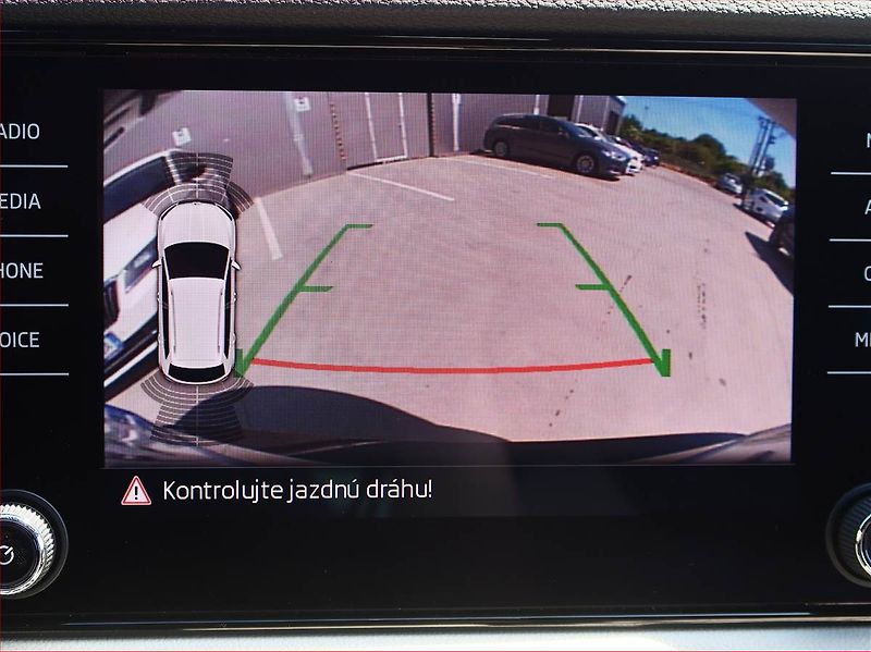 Škoda Karoq (2019) Style 1.5 TSI - fotka 19 z 19