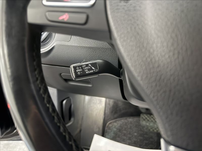 Volkswagen Passat 2,0   TDI DSG 4X4 HIGHLINE ACC - fotka 13 z 37