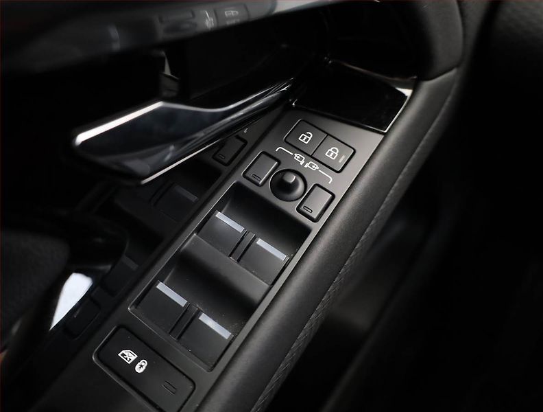 Land Rover Range Rover Evoque (2022) D165 AWD - fotka 17 z 20