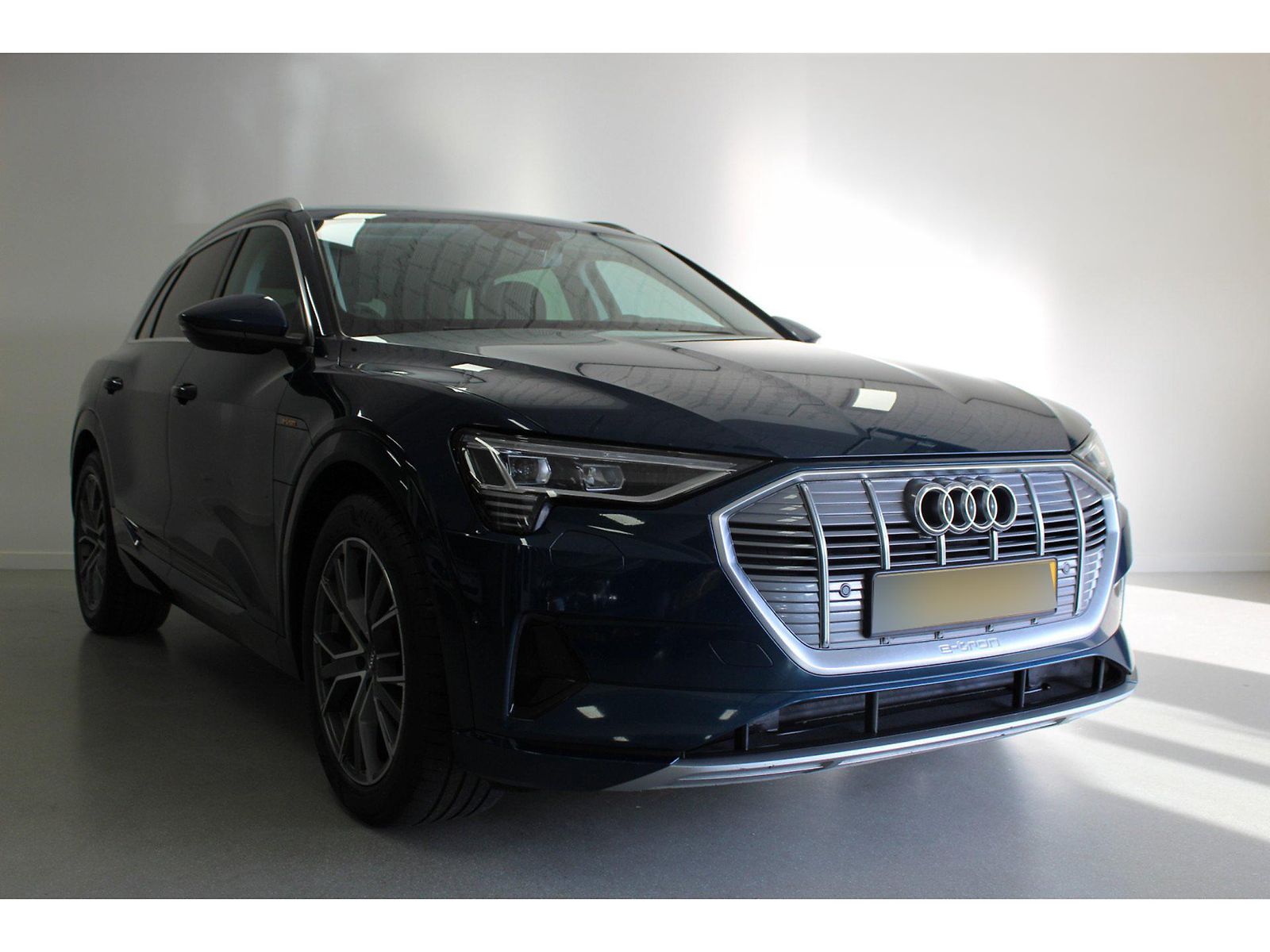 Audi e-tron Vzduchový podvozek, Tažné