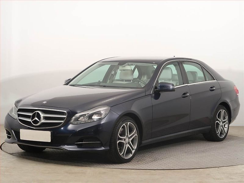Mercedes-Benz Třídy E (2015) E 220 BlueTEC, Automat - fotka 2 z 14