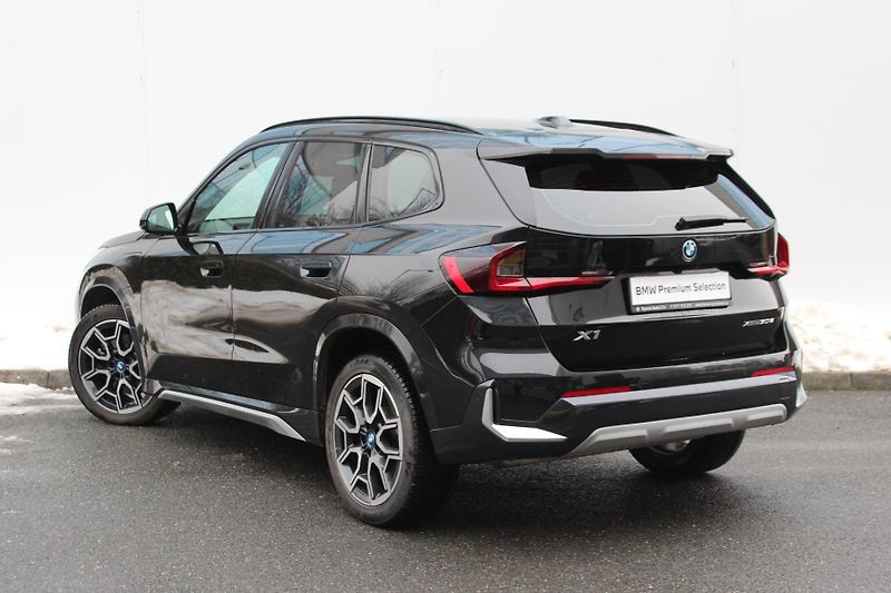 BMW X1 xDrive30e - fotka 8 z 22