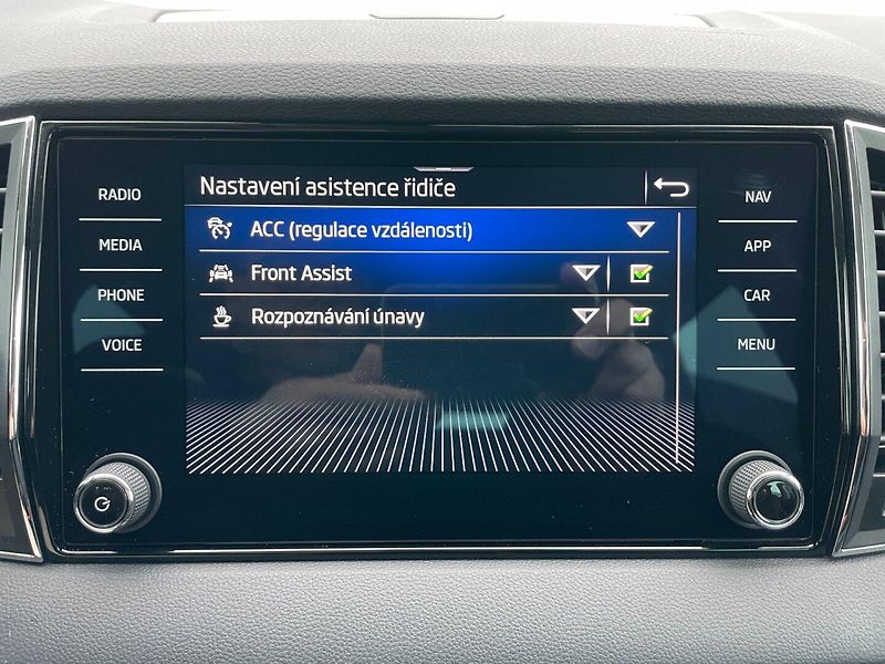 Škoda Karoq (2022) 2.0TDi 4x4! DSG! Style+! Tažné - fotka 36 z 46