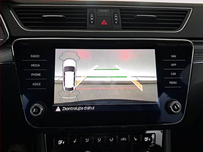 Škoda Superb (2023) Style 2.0 TDI - fotka 20 z 21