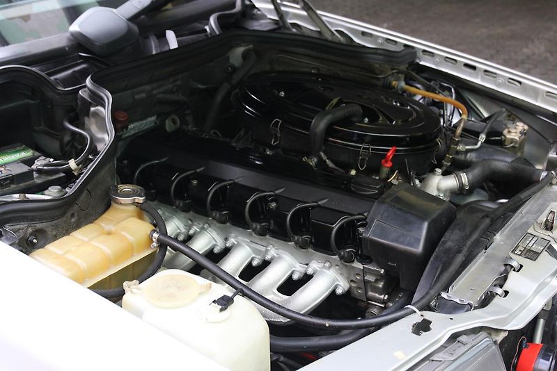 Mercedes-Benz 124 (1987) 300 CE - fotka 13 z 21