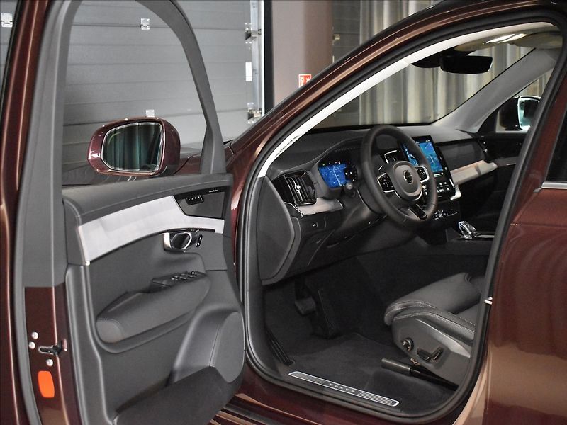 Volvo XC90 (2026) 2,0 B5  Plus Bright - fotka 10 z 38