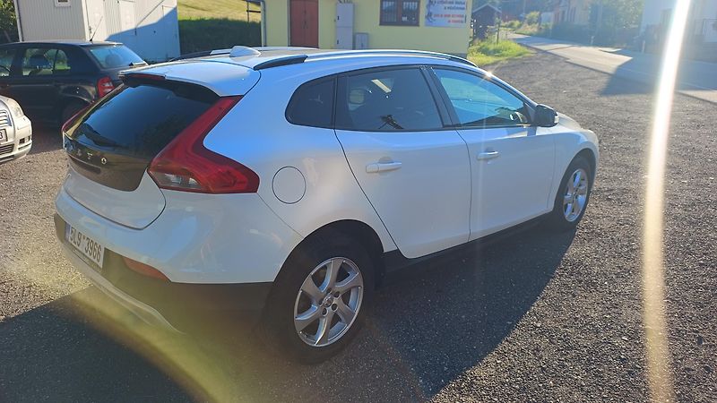 Volvo V40 (2017) Cross Country, nez. topení, TZ - fotka 6 z 28