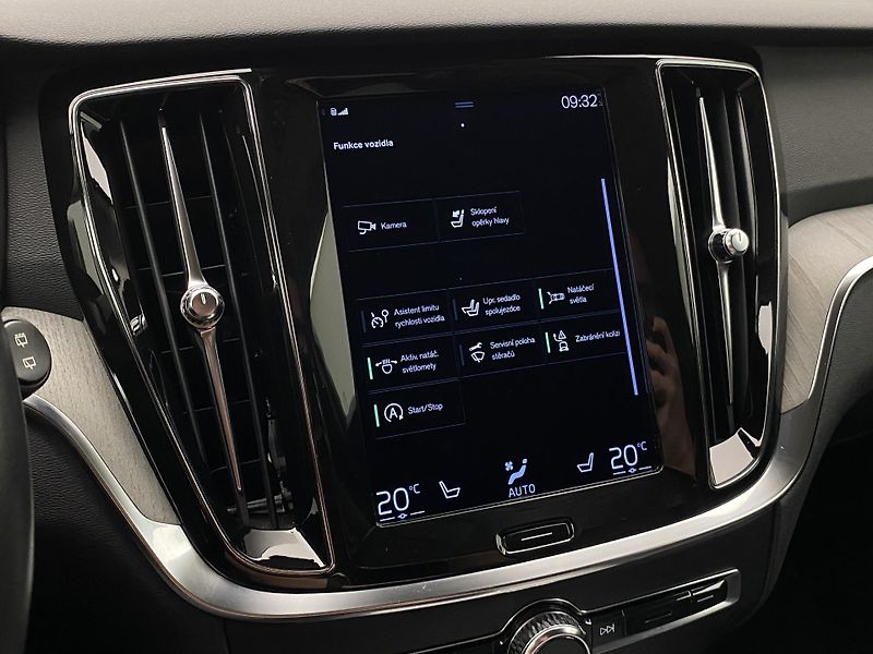 Volvo V60 CC B5 AWD BRIGHT PLUS AUT CZ - fotka 39 z 50