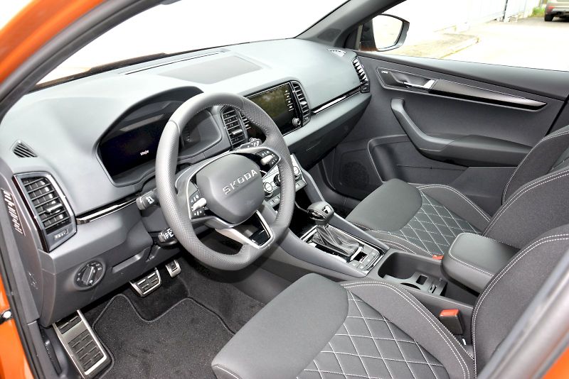 Škoda Karoq (2026) SportLine 1,5 TSI 110 kW 7 AP - fotka 5 z 20