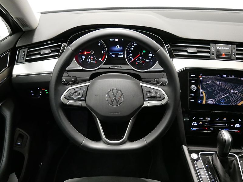 Volkswagen Passat - fotka 8 z 25