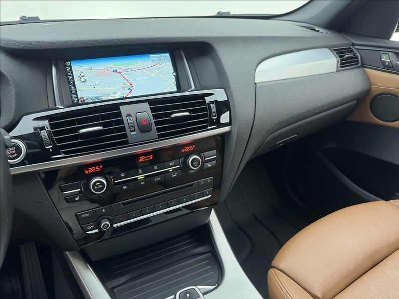 BMW X3 3,0 35d 4X4 M DPH KŮŽE LED ČR - fotka 17 z 49