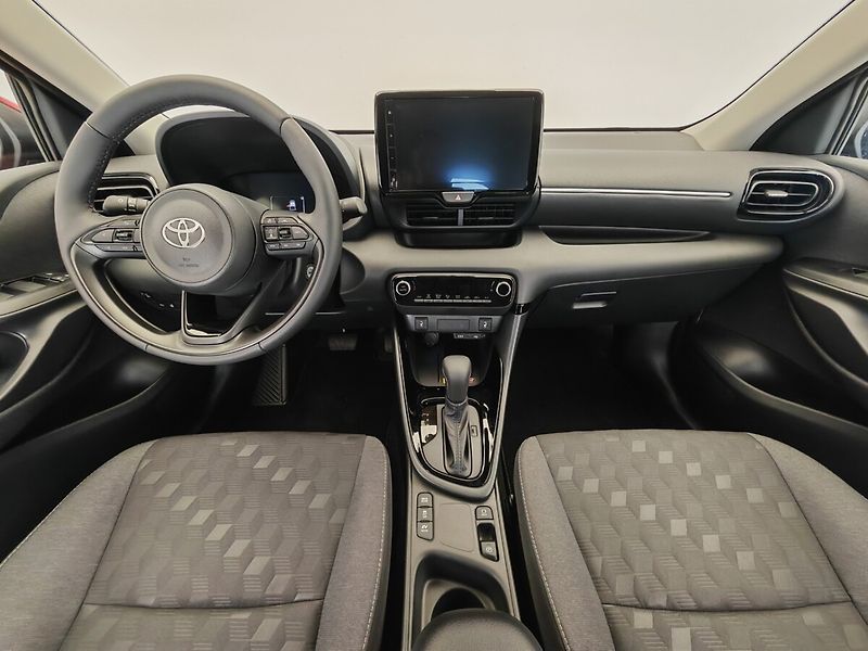 Toyota Yaris 1.5 Hybrid Style - fotka 10 z 29
