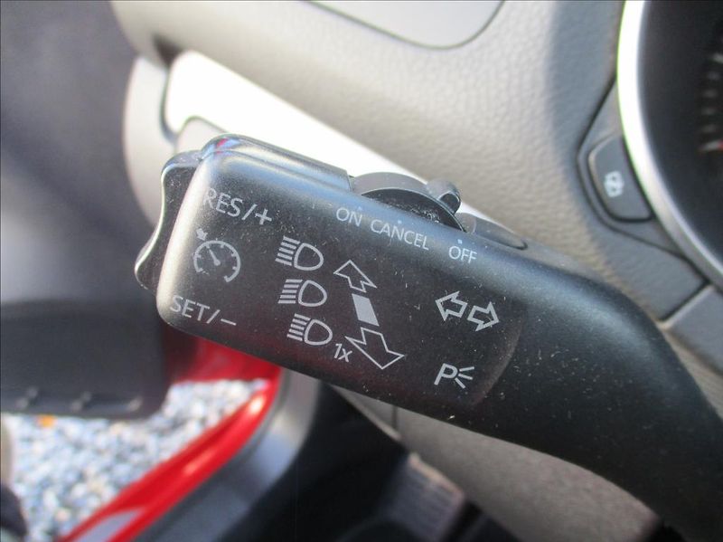Volkswagen Golf 1,2 TSI, 77kW,servis,aut.klima - fotka 16 z 33