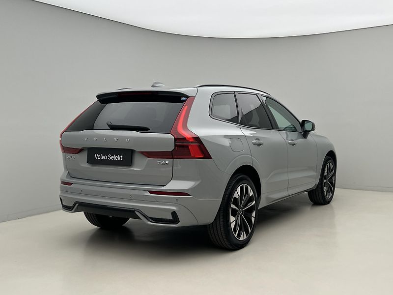 Volvo XC60 T6 AWD DARK PLUS AUT - fotka 13 z 48