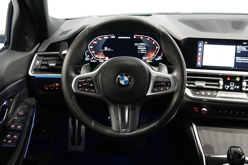 BMW Řada 3 M340XD,HUD,H/K,CARBON STŘECHA - fotka 22 z 40