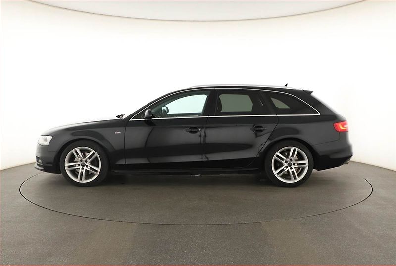 Audi A4 (2014) S-Line 2.0 TDI, 4X4, Automat - fotka 3 z 21