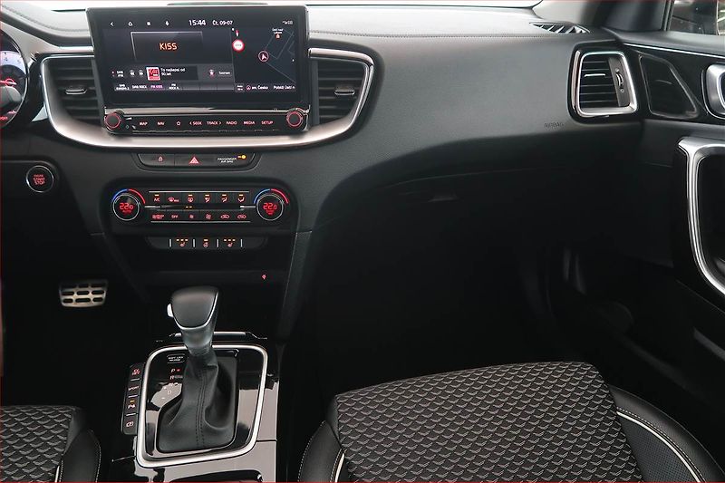 Kia Ceed (2025) 1.6 GDI plug-in - fotka 8 z 21