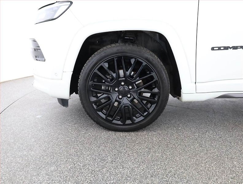 Jeep Compass (2023) 1.5 Turbo e-Hybrid - fotka 20 z 20