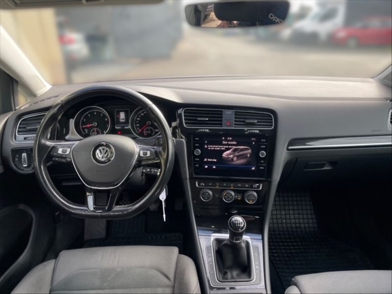 Volkswagen Golf 1,5 TSI Evo Highline - fotka 9 z 11