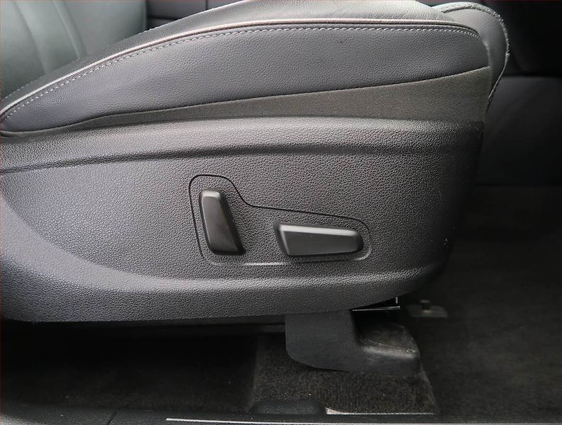 Hyundai Santa Fe (2021) 2.2 CRDi - fotka 22 z 28